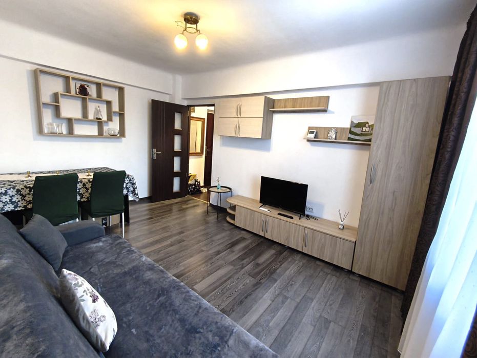 Ultracentral: Apartament cu 2 camere, vis-a-vis de Teatrul National