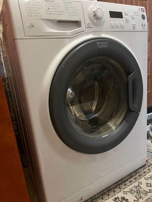 Продам стиральную машину Hotpoint-Ariston.