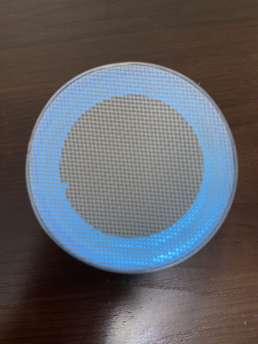 продаётся хорошая колонка с чётким звуком