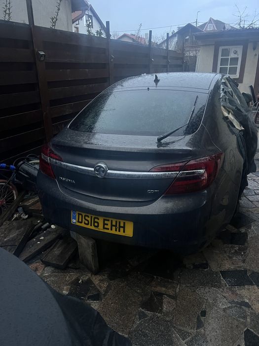 Dezmembrez opel insignia 2016