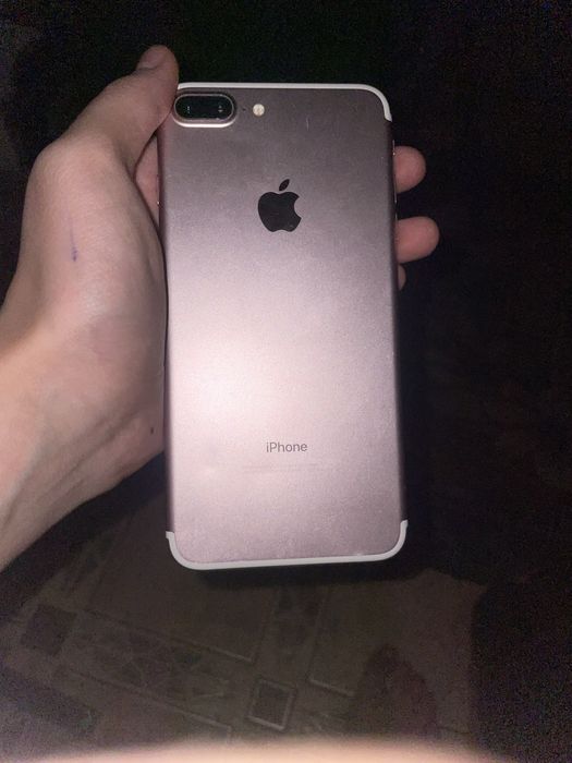 Айфон 7+ 128гб.