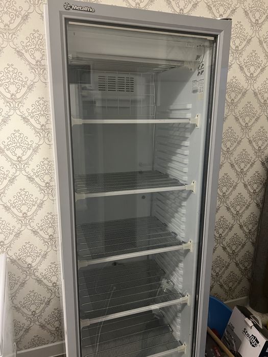 Витринный холодильник