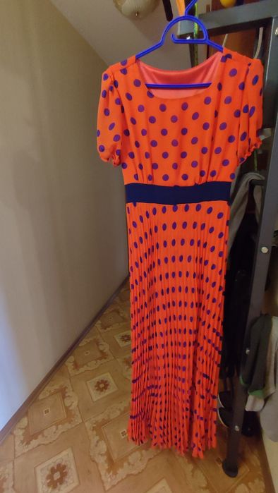 Продам платья вечерние