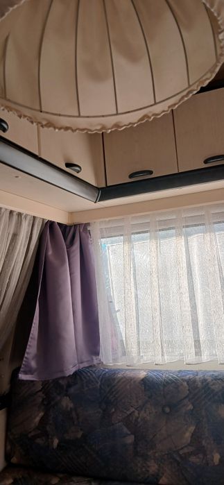 Каравана Хоби 4.3 м,1997 година,перфектна,4 места ,всичко работи