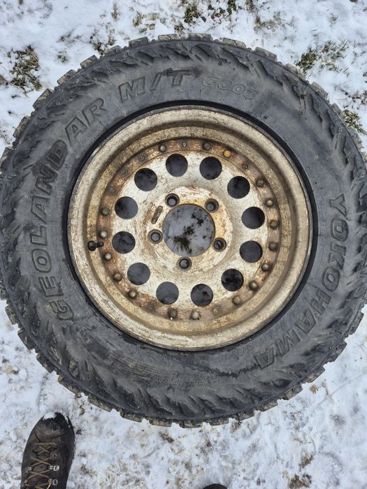 Vând 5 buc 225/75 R16