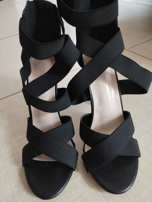 Дамски обувки с висок ток