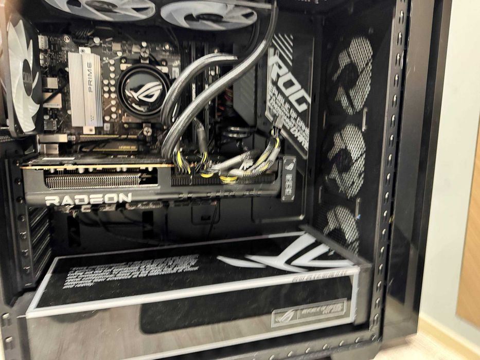 Новый игровой кейс ASUS, AMD Ryzen 7 9800X3D, AMD RADEON RX 9070 XT