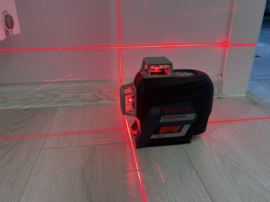 Nivela Laser Bosch GLL 3-80 C profesionala