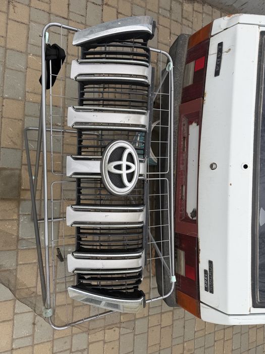 Продам решетку прадо 150 рестайл