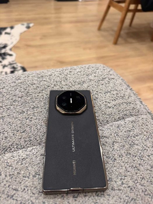 Huawei Mate XT Ultimate Design — 1 ТБ