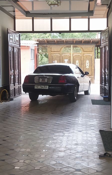 Линкольн Таун Кар 1999