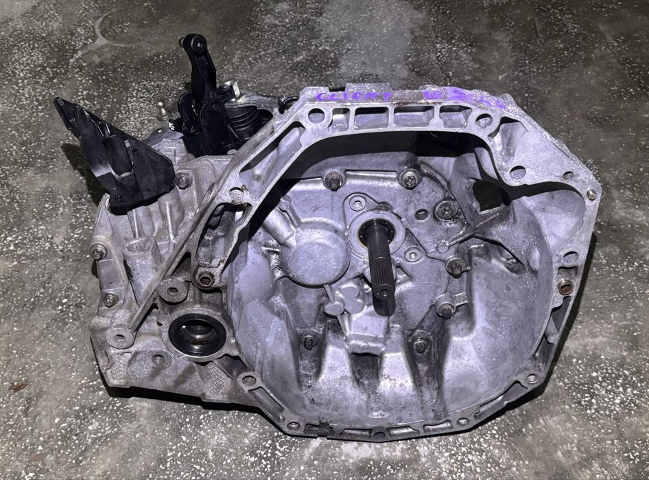 Vând Cutie Viteza Dacia Logan / Dokker / Sandero JR5-073 / 304017641R