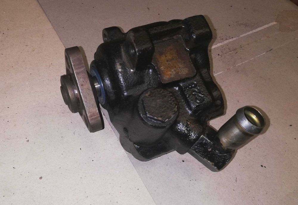 Хидравлична помпа за Форд Ескорт Ford Escort 1,6v 90 кс Zetec 95-98 г.