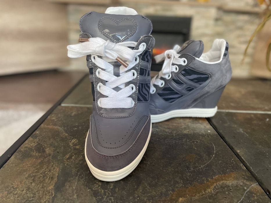 Vand platforme Hogan