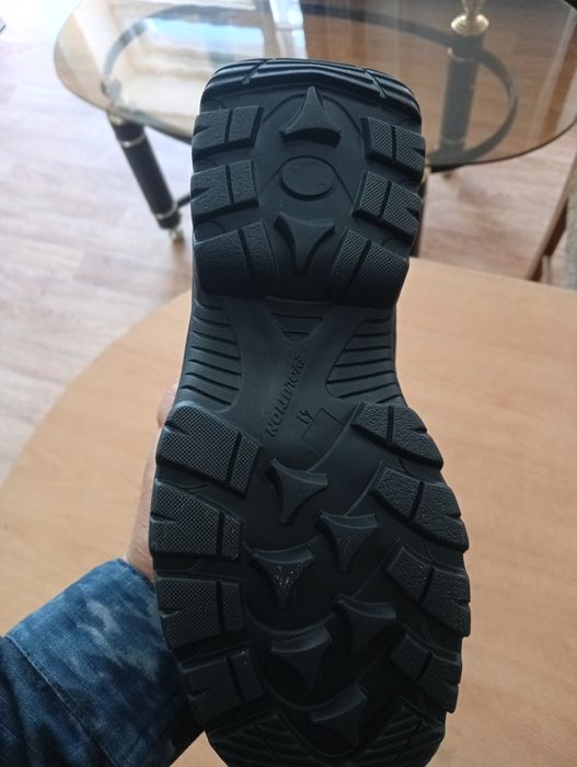 Продам берцы летние 41 размер новые