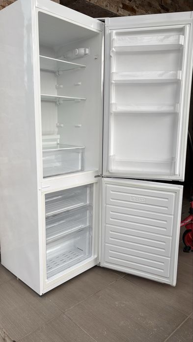 De vanzare frigider HEINNER