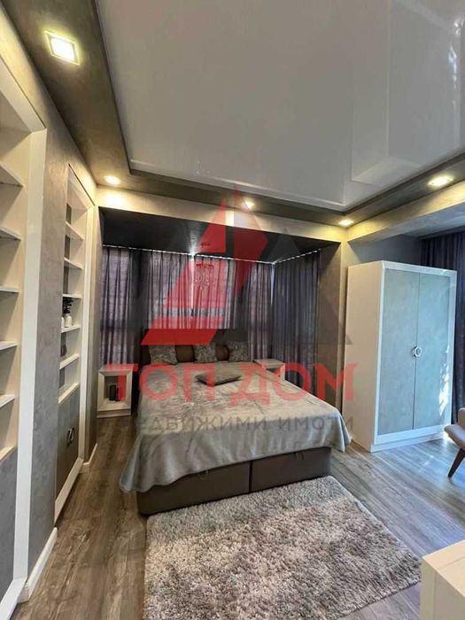 Дава се под наем Тристаен апартамент в Варна, Център - 74 кв.м за 1100 € - Снимка #3