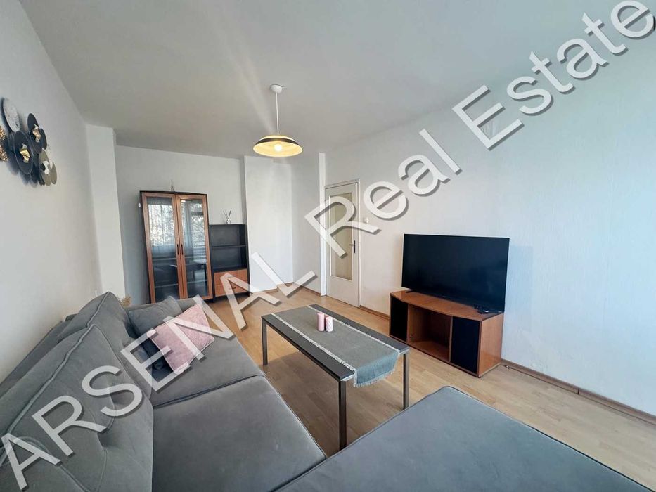 Тристаен апартамент под наем, Център