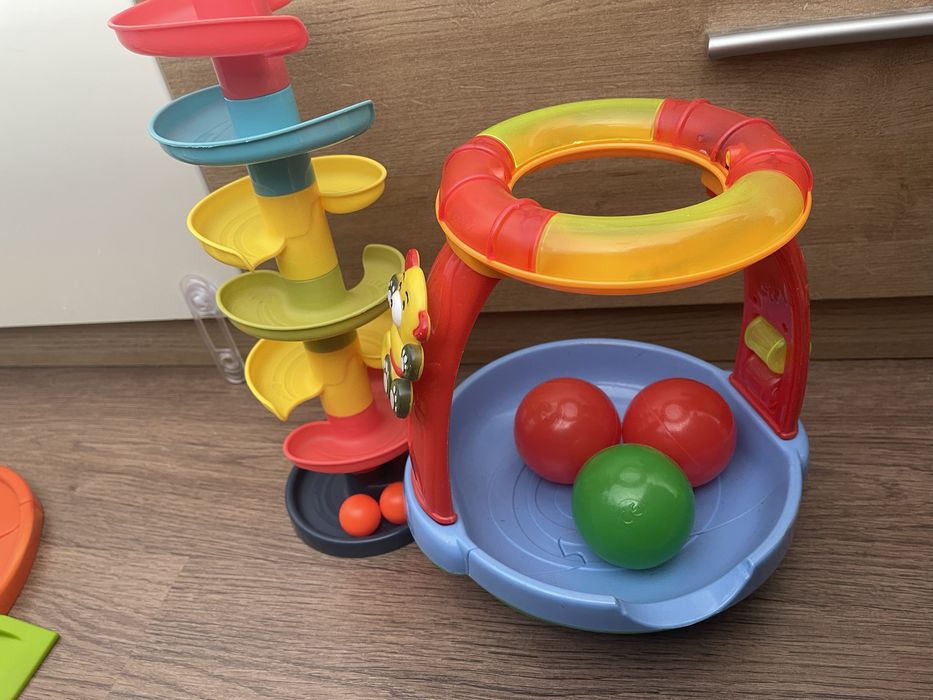 Кола за бутане/ каране, пързалка, играчки лот, писта с колички