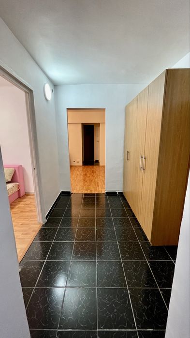 Inchiriez apartament 3 camere bd Iuliu Maniu