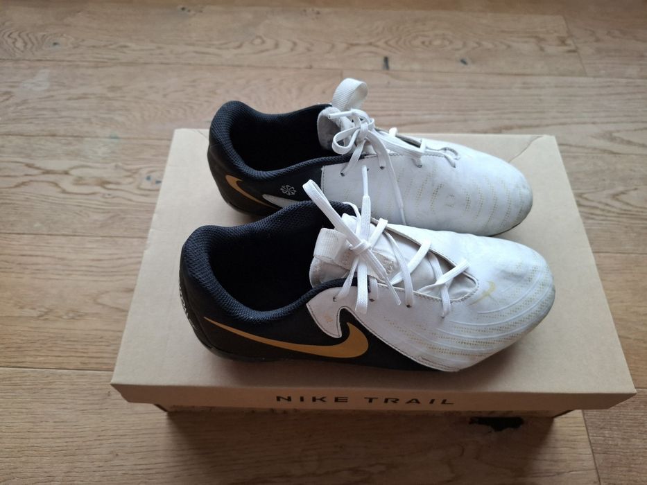 Футболни бутонки на nike