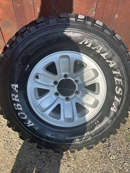 Set 4 anvelope cu geante 265 70 15