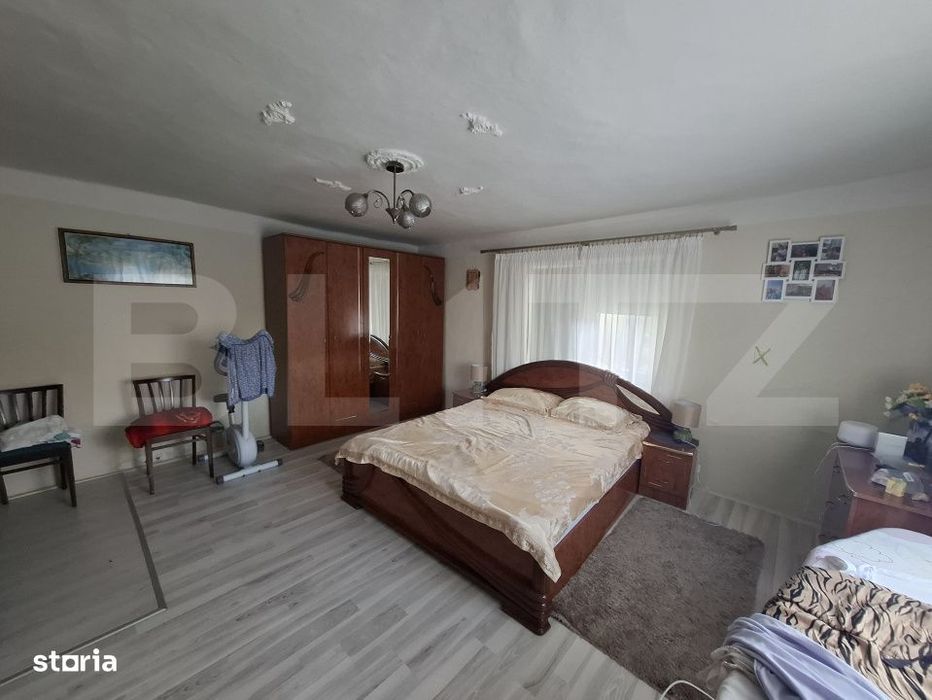 Casa 2 camere, 100 mp, anexe de vanzare, zona Gelu