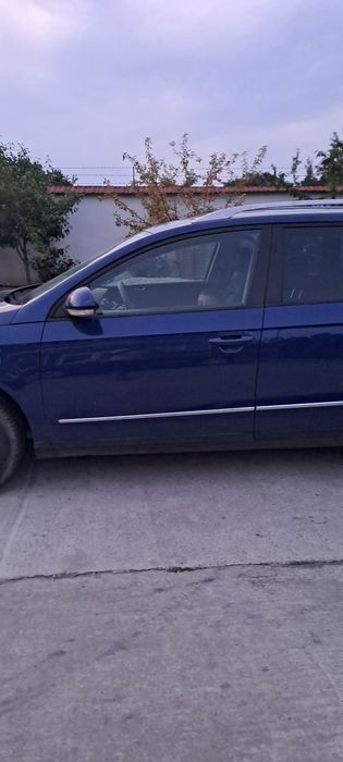 Vând usi stanga fata st spate vw Passat B6 break LC5E in stare foarte buna