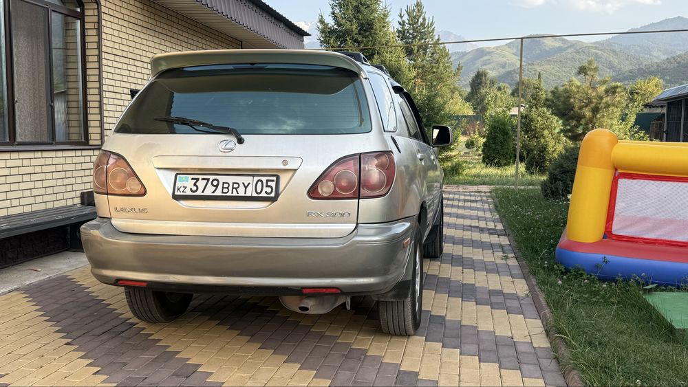Продам Лексус rx 300 полный привод.