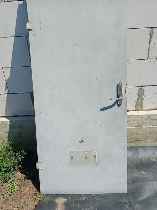 Продам дверь металлический