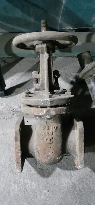 Задвижка чугунная,  флянцевая