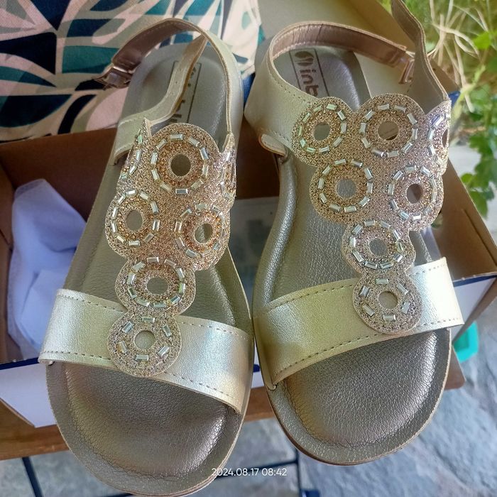 Италиански сандали нови Punto