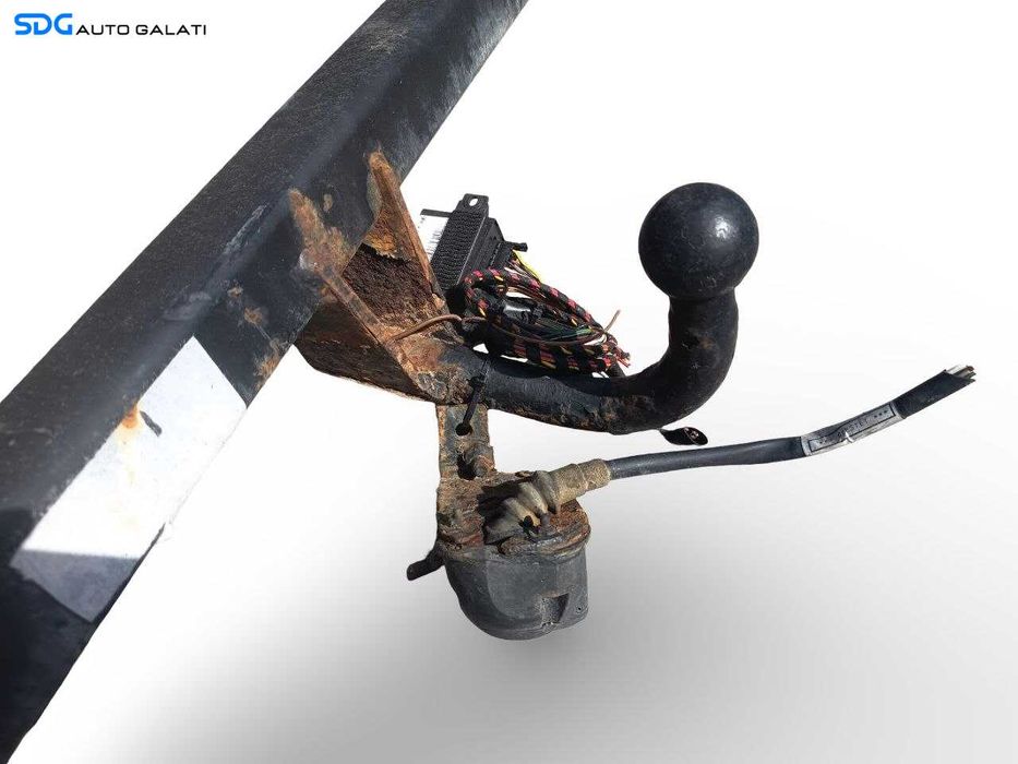 Carlig Remorcare Tractare cu Instalatie Volkswagen Golf 5 Hatchback Scurt 2004 - 2008 [LN0041]
