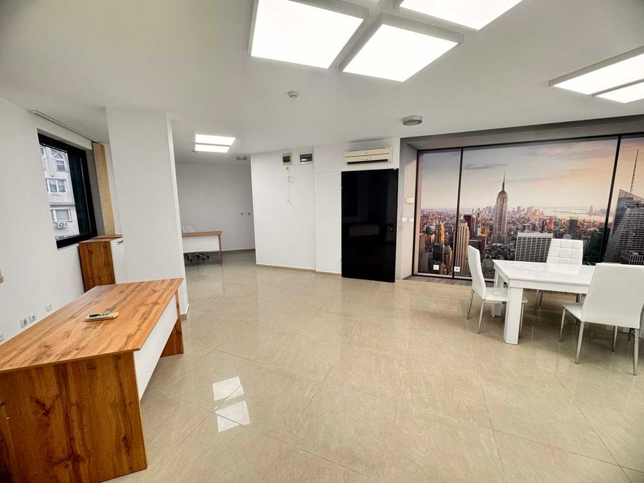 Офис под наем в Центъра!