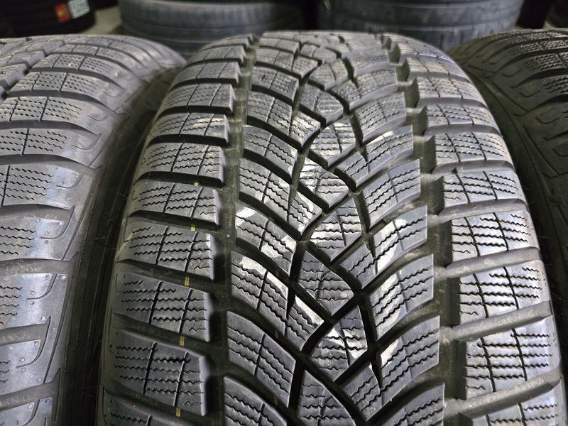 255/45/20 GOODYEAR 4бр