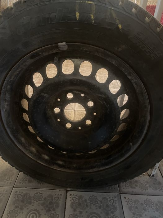 Продам резину с железками