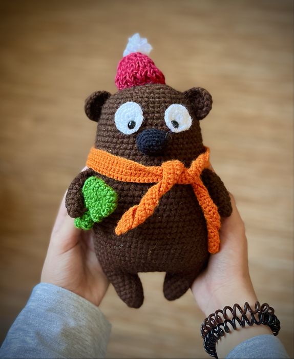 Вязаный медвежонок