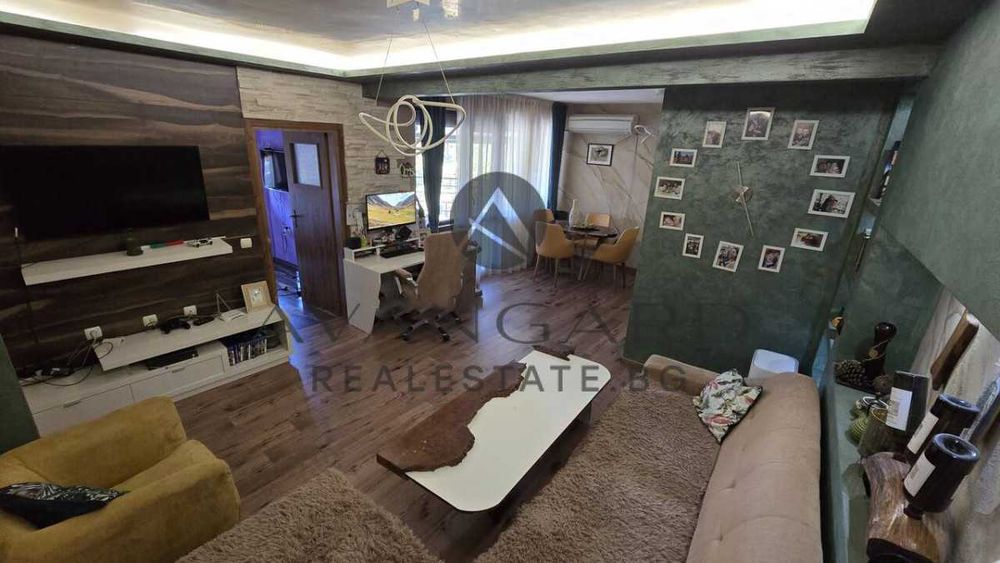 Продава се Тристаен апартамент в Пловдив, Център - 115 кв.м за 914 €/кв.м - Снимка #1