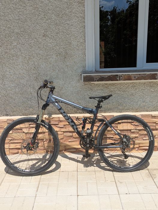 Продавам Bixs Sauvage 200