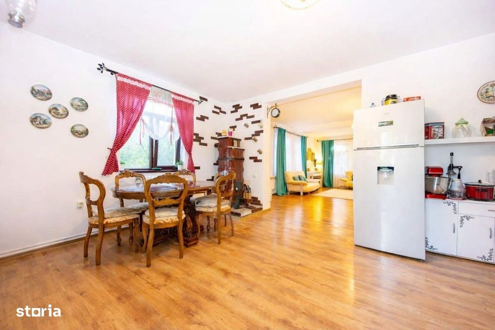 Vila single 4 camere  2 bai S =  193 mp + teren 500 mp Valea Lupului