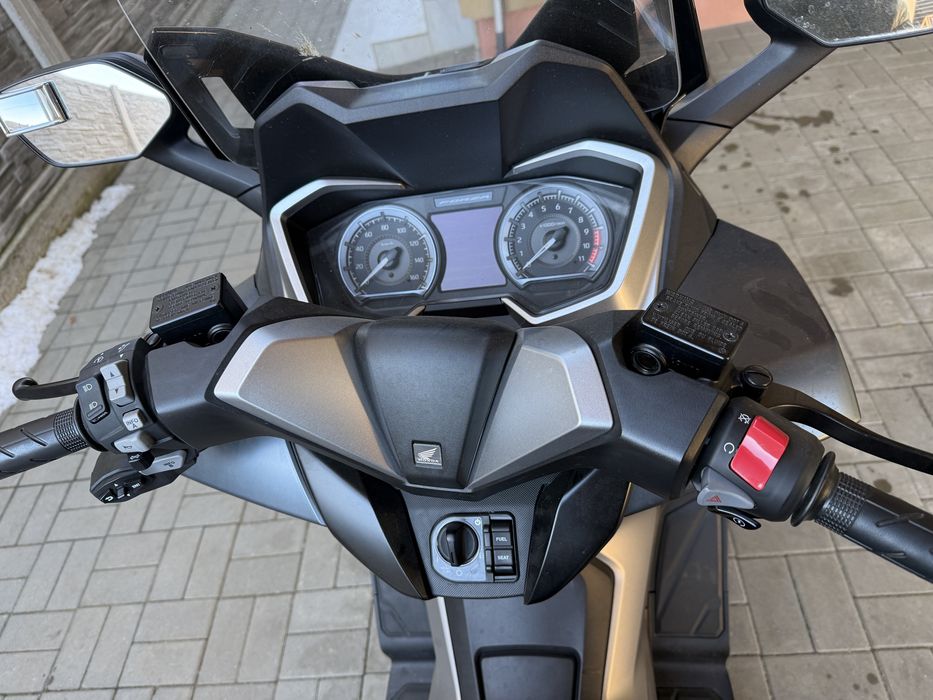 Honda Forza 350 | 2022 | 2.900 km | Parbriz electric