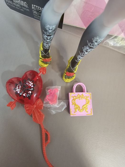 Кукла монстер хай Кьюпид monster high