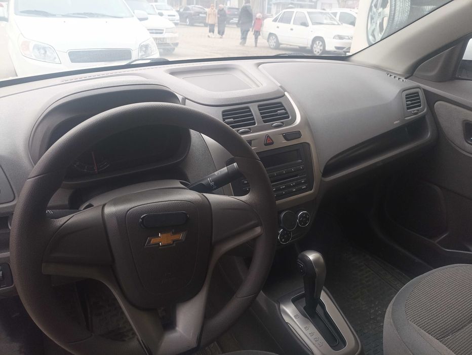 Ajoyib holatda cobalt sotiladi