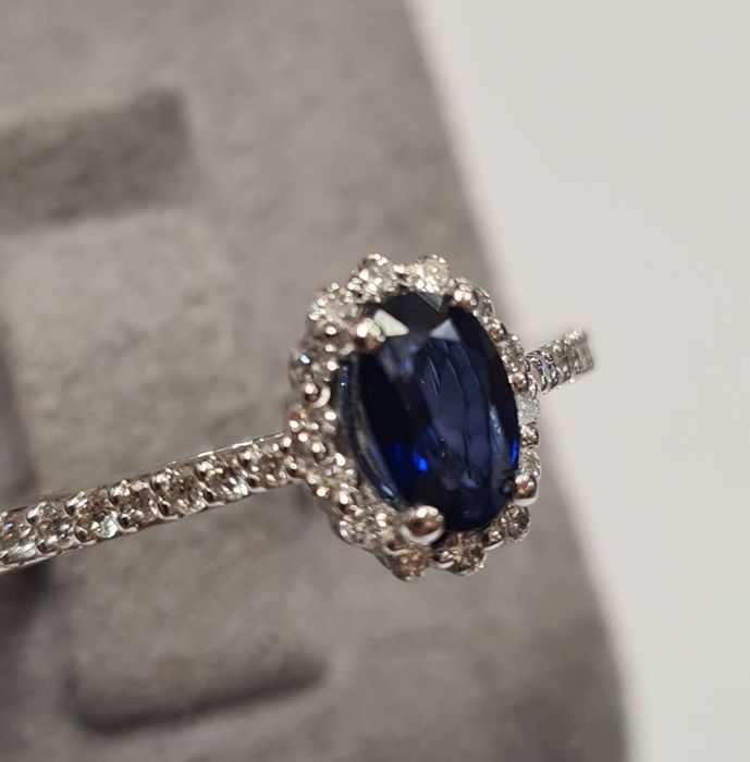 Inel din aur alb de 14k, cu safir natural si diamante naturale, IAU806