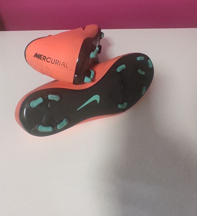Ghete fotbal Nike Mercurial Victory 38,5 cm