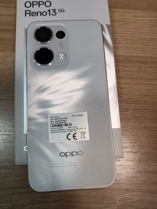 Oppo reno 13 în garanție