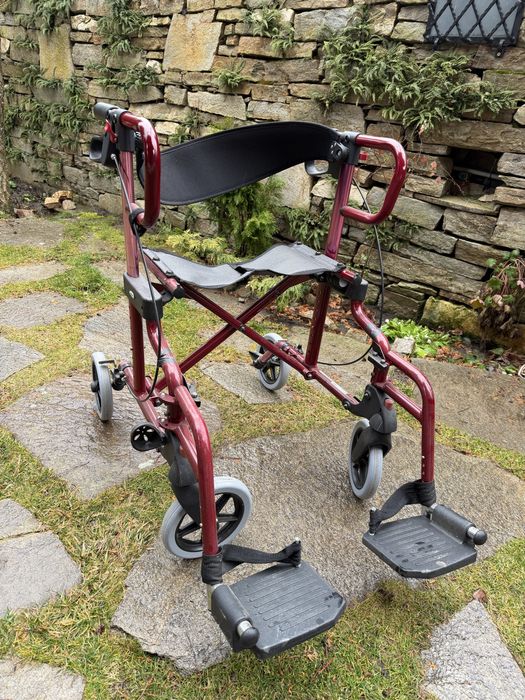Ролатор Drive Medical със седалка и спирачки, сгъваем
