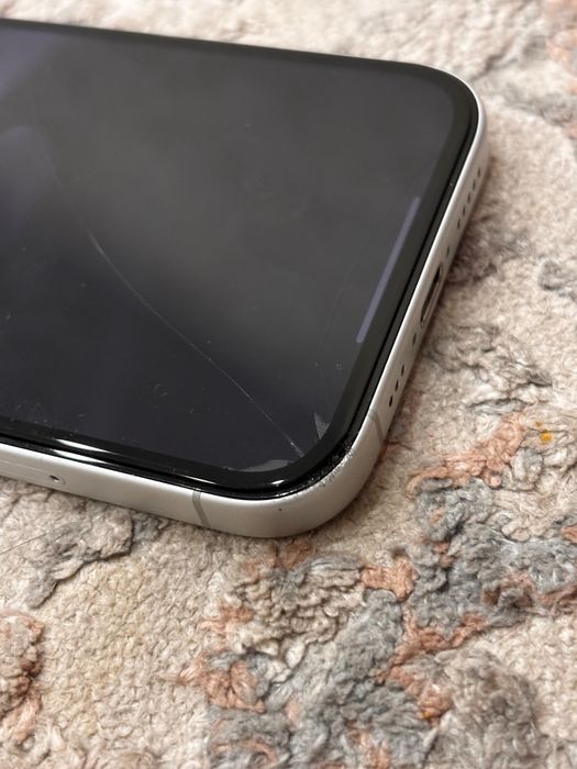 iPhone 16 (White color)