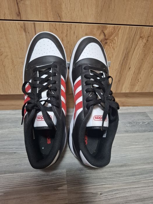 Обувки адидас нови са не са носени 44 номер