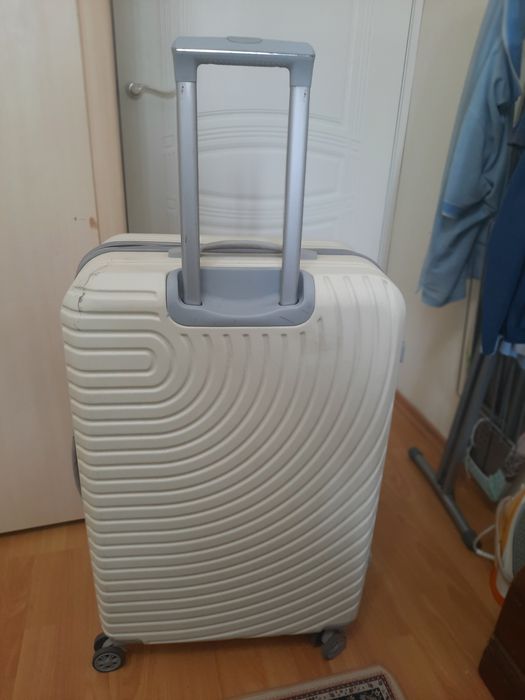 Чемодан на колесах большой